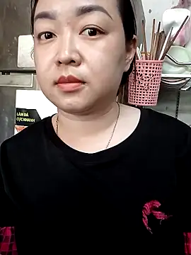 Snapshot of VyOanh2K chatting on 02/21/25, 04:40 VyOanh2K online show from 02/21/25, 04:40