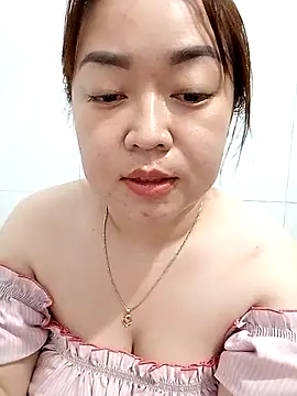 Snapshot of VyOanh2K chatting on 02/25/25, 04:03 VyOanh2K online show from 02/25/25, 04:03