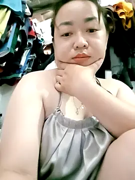 Snapshot of VyOanh2K chatting on 03/01/25, 01:43 VyOanh2K online show from 03/01/25, 01:43
