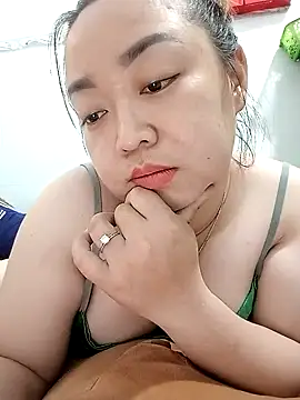 Snapshot of VyOanh2K chatting on 03/08/25, 07:27 VyOanh2K online show from 03/08/25, 07:27
