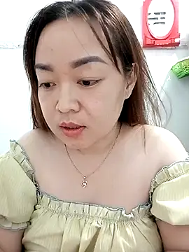 Snapshot of VyOanh2K chatting on 03/13/25, 04:01 VyOanh2K online show from 03/13/25, 04:01