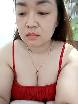 Snapshot of VyOanh2K chatting on 03/15/25, 05:37 VyOanh2K online show from 03/15/25, 05:37