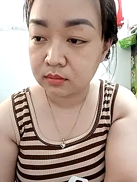 Snapshot of VyOanh2K chatting on 03/19/25, 05:41 VyOanh2K online show from 03/19/25, 05:41