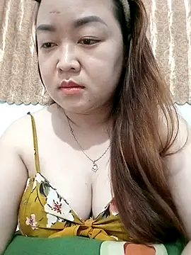 Snapshot of VyOanh2K chatting on 09/14/25, 12:48 VyOanh2K online show from 09/14/25, 12:48