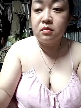 Snapshot of VyOanh2K chatting on 10/05/25, 03:10 VyOanh2K online show from 10/05/25, 03:10