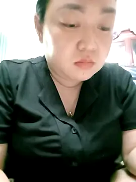 Snapshot of VyOanh2K chatting on 10/12/25, 08:57 VyOanh2K online show from 10/12/25, 08:57
