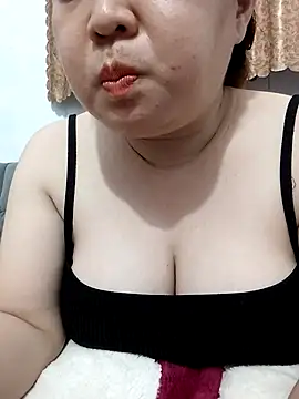 Snapshot of VyOanh2K chatting on 05/04/26, 04:03 VyOanh2K online show from 05/04/26, 04:03