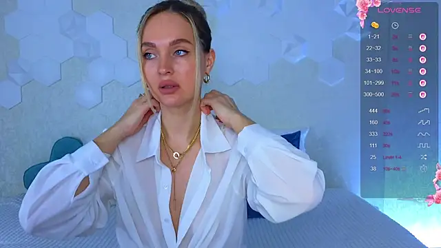 Lynna Sparks online show from 11/19/25, 02:44