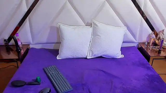 Aura love69 online show from 03/06/25, 08:30