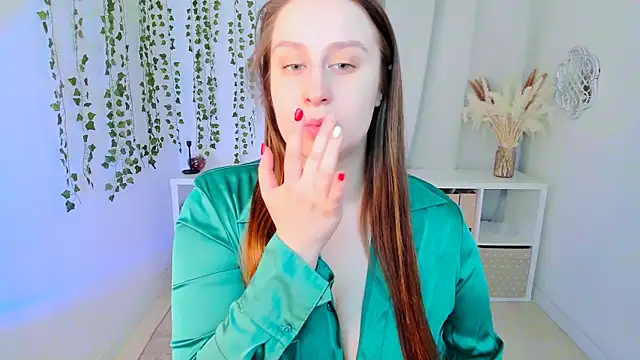 Snapshot of Lattea chatting on 03/07/25, 11:18 Lattea online show from 03/07/25, 11:18