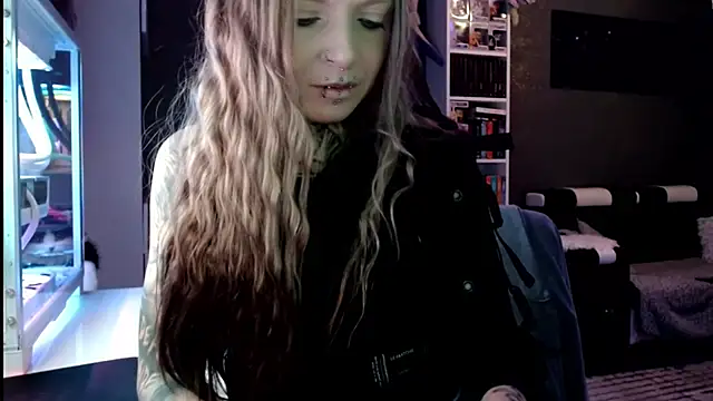 Snapshot of InesGold chatting on 02/24/25, 07:22 InesGold online show from 02/24/25, 07:22