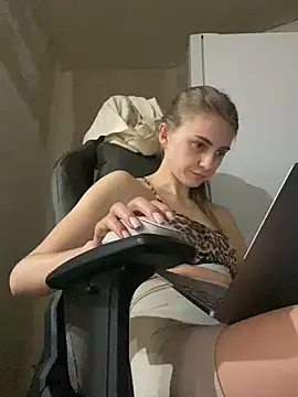 GraceTorrez online show from 02/06/25, 06:56