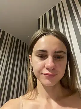 GraceTorrez online show from 10/07/25, 03:42