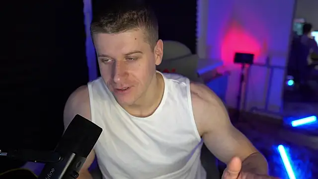 Bruno Banani online show from 10/17/25, 08:11