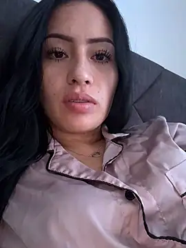 Snapshot of Sara_luna_ chatting on 12/17/24, 01:27 Sara luna  online show from 12/17/24, 01:27