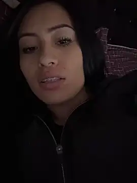 Snapshot of Sara_luna_ chatting on 12/20/24, 06:35 Sara luna  online show from 12/20/24, 06:35