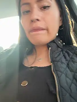 Snapshot of Sara_luna_ chatting on 02/28/25, 10:06 Sara luna  online show from 02/28/25, 10:06