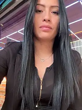 Snapshot of Sara_luna_ chatting on 03/18/25, 05:53 Sara luna  online show from 03/18/25, 05:53