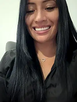 Sara luna  online show from 12/05/25, 08:16