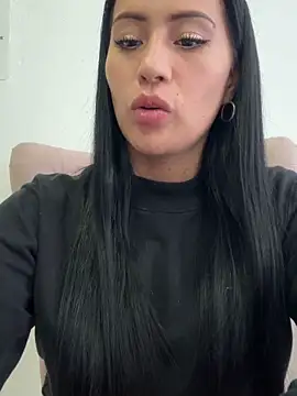 Sara luna  online show from 02/18/26, 09:55