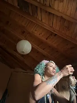 sammoura01 online show from 01/04/25, 11:48