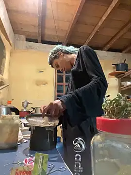 sammoura01 online show from 09/15/25, 10:10