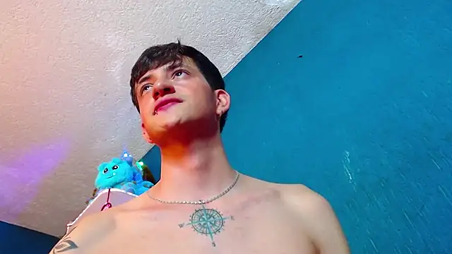 Snapshot of GabyThoms chatting on 12/17/24, 04:01 GabyThoms online show from 12/17/24, 04:01