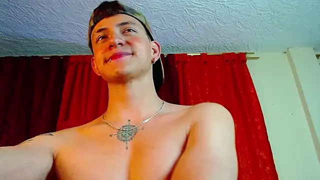 Snapshot of GabyThoms chatting on 12/27/24, 10:55 GabyThoms online show from 12/27/24, 10:55