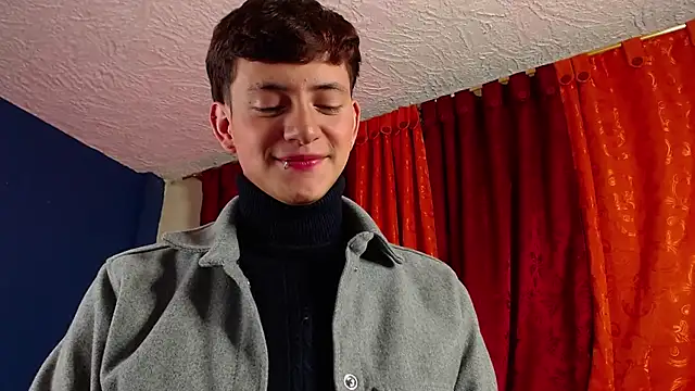 Snapshot of GabyThoms chatting on 12/30/24, 11:49 GabyThoms online show from 12/30/24, 11:49