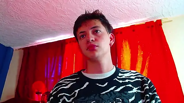 Snapshot of GabyThoms chatting on 12/31/24, 02:58 GabyThoms online show from 12/31/24, 02:58