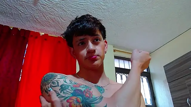 Snapshot of GabyThoms chatting on 01/04/25, 07:13 GabyThoms online show from 01/04/25, 07:13