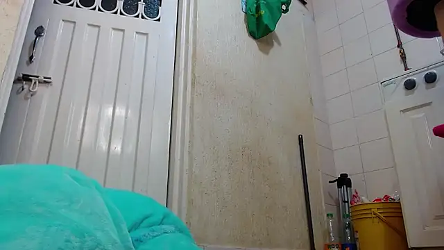 Snapshot of GabyThoms chatting on 01/15/25, 01:02 GabyThoms online show from 01/15/25, 01:02