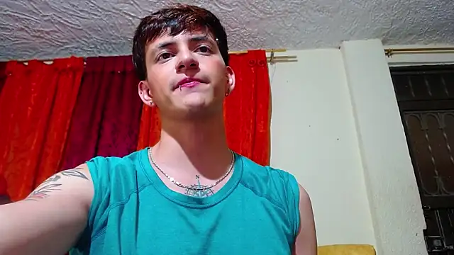 Snapshot of GabyThoms chatting on 01/15/25, 04:04 GabyThoms online show from 01/15/25, 04:04