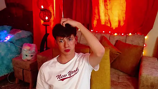 Snapshot of GabyThoms chatting on 01/15/25, 09:41 GabyThoms online show from 01/15/25, 09:41