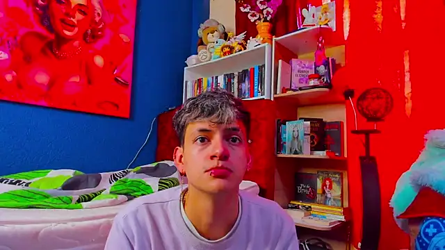 Snapshot of GabyThoms chatting on 02/24/25, 05:31 GabyThoms online show from 02/24/25, 05:31