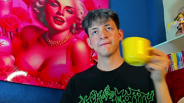 Snapshot of GabyThoms chatting on 03/03/25, 09:05 GabyThoms online show from 03/03/25, 09:05