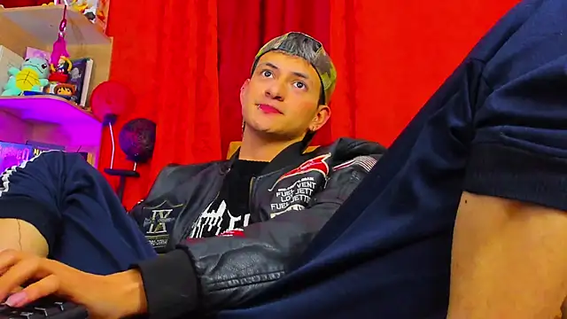 Snapshot of GabyThoms chatting on 03/08/25, 03:06 GabyThoms online show from 03/08/25, 03:06