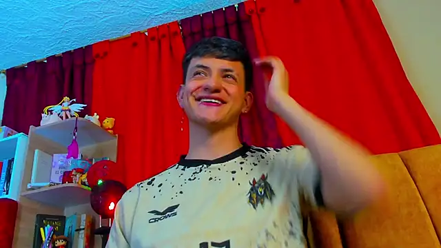 Snapshot of GabyThoms chatting on 03/21/25, 11:45 GabyThoms online show from 03/21/25, 11:45