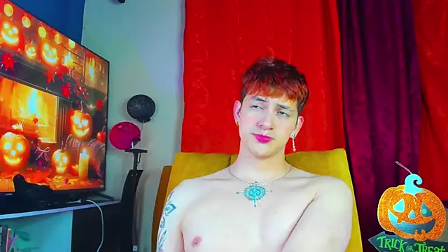 Snapshot of GabyThoms chatting on 10/15/25, 03:17 GabyThoms online show from 10/15/25, 03:17