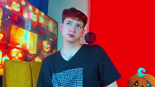 Snapshot of GabyThoms chatting on 10/16/25, 09:05 GabyThoms online show from 10/16/25, 09:05