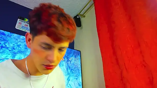 Snapshot of GabyThoms chatting on 11/21/25, 02:43 GabyThoms online show from 11/21/25, 02:43