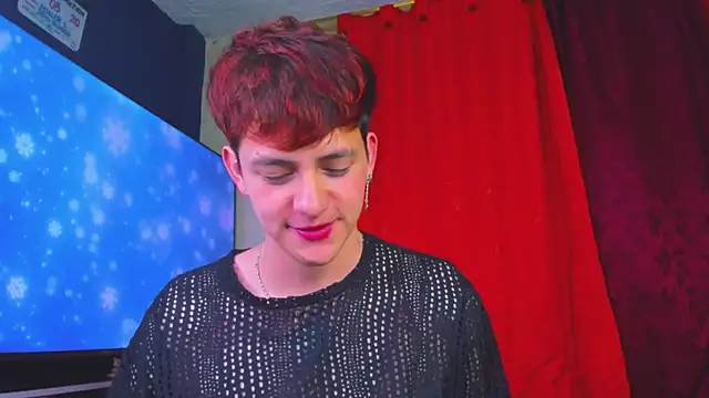 Snapshot of GabyThoms chatting on 12/02/25, 12:49 GabyThoms online show from 12/02/25, 12:49