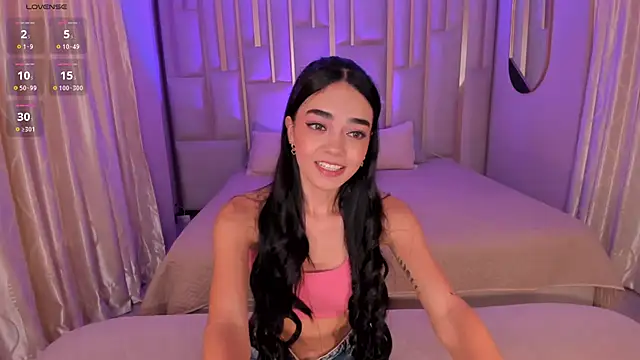 Snapshot of LucianaMillerX chatting on 12/12/24, 08:10 LucianaMillerX online show from 12/12/24, 08:10