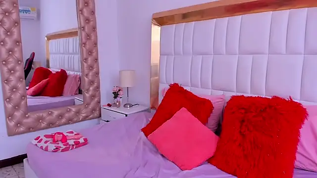 MadelineJackson online show from 04/23/26, 05:48