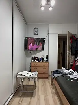 Snapshot of PierreNaked89 chatting on 02/01/25, 06:19 PierreNaked89 online show from 02/01/25, 06:19