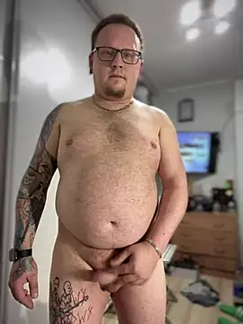 Snapshot of PierreNaked89 chatting on 02/26/25, 10:53 PierreNaked89 online show from 02/26/25, 10:53