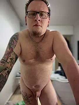 Snapshot of PierreNaked89 chatting on 03/10/25, 12:51 PierreNaked89 online show from 03/10/25, 12:51