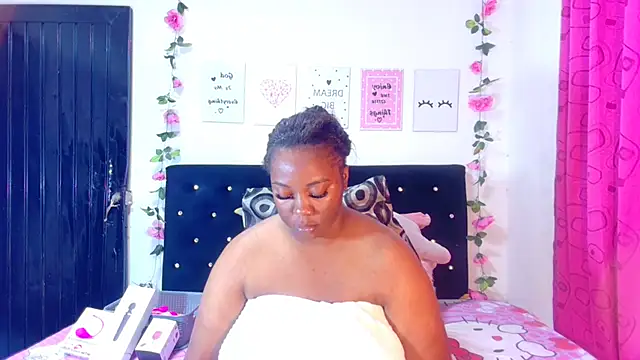 Snapshot of CiaraEbony chatting on 01/17/25, 02:39 CiaraEbony online show from 01/17/25, 02:39