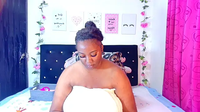Snapshot of CiaraEbony chatting on 01/18/25, 01:41 CiaraEbony online show from 01/18/25, 01:41