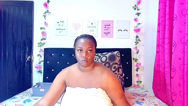 Snapshot of CiaraEbony chatting on 01/19/25, 07:04 CiaraEbony online show from 01/19/25, 07:04